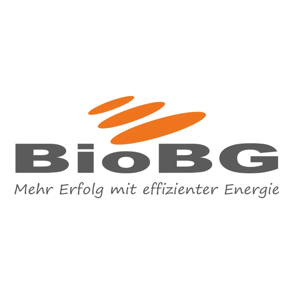 Logo von BioBG mit dem Slogan 'Mehr Erfolg mit effizienter Energie', orangefarbene, geschwungene Linien symbolisieren Energie, kombiniert mit einer modernen Schrift.